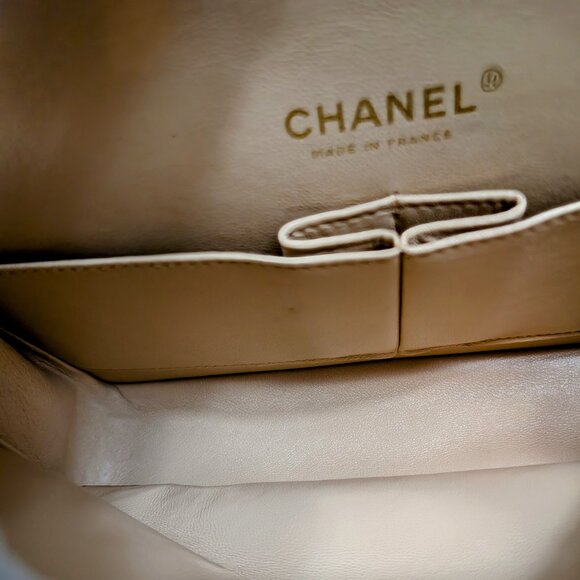 Chanel Vintage Classic Double Flap Bag in Cream Lambskin with Gold Hardware - Picture 12 of 16